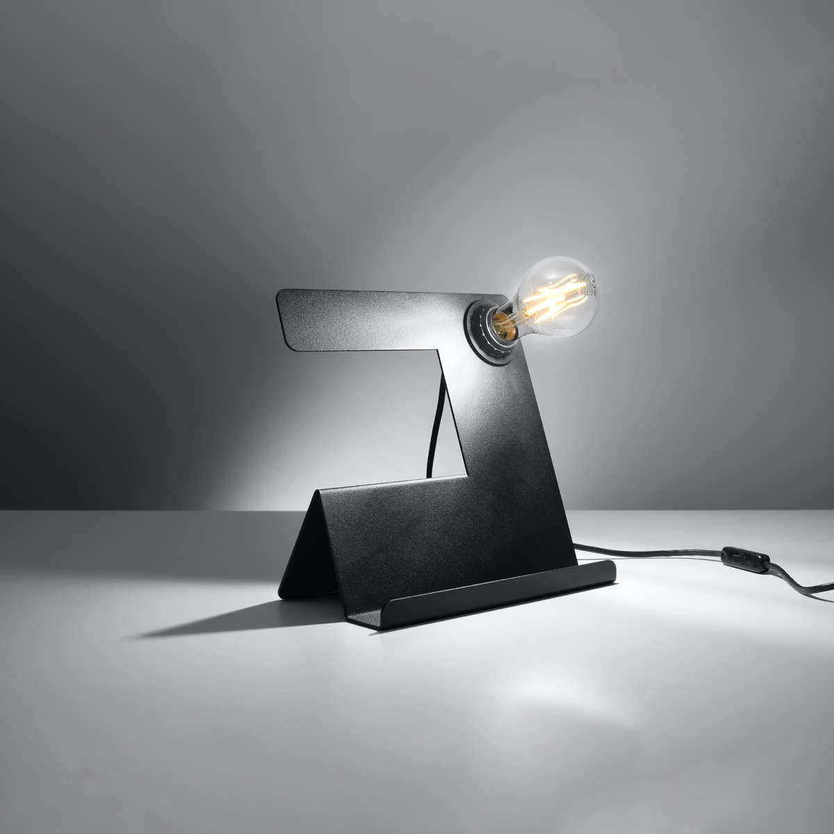 Tafellamp INCLINE zwart